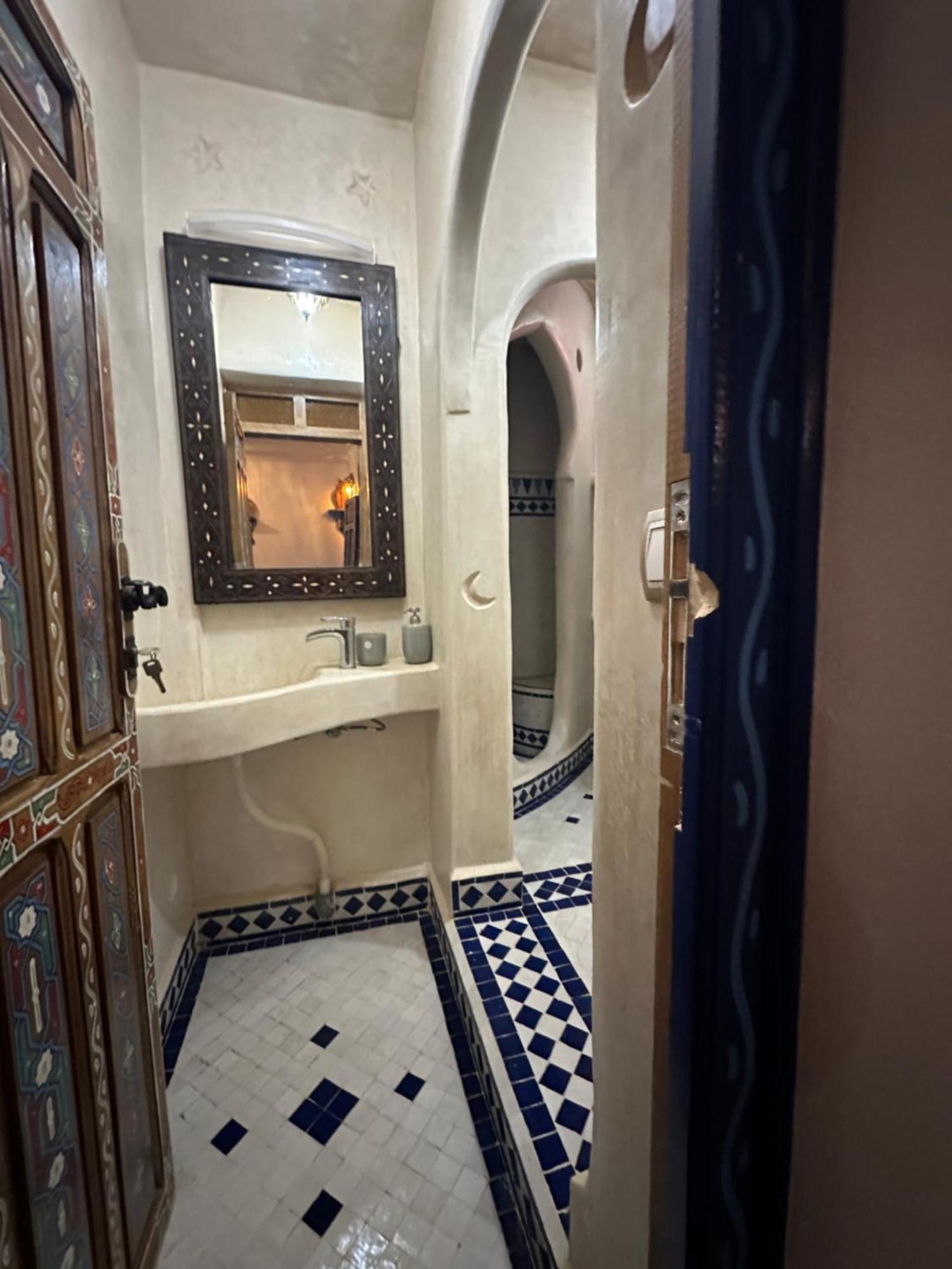 Dar Al Mansoura Riad Chefchaouen Rum bild